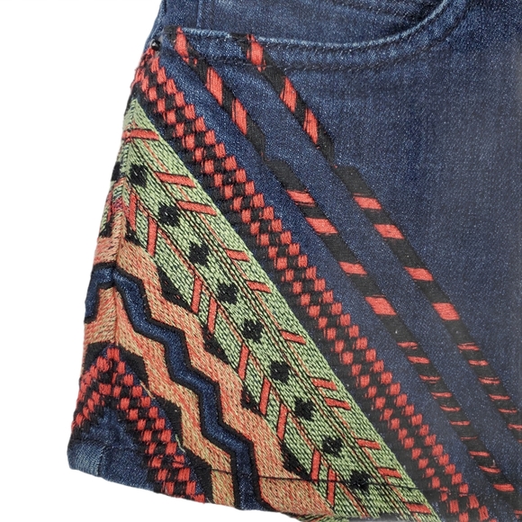BDG Southwest Tribal Embroidered
Jean Shorts 27 - Picture 4 of 13